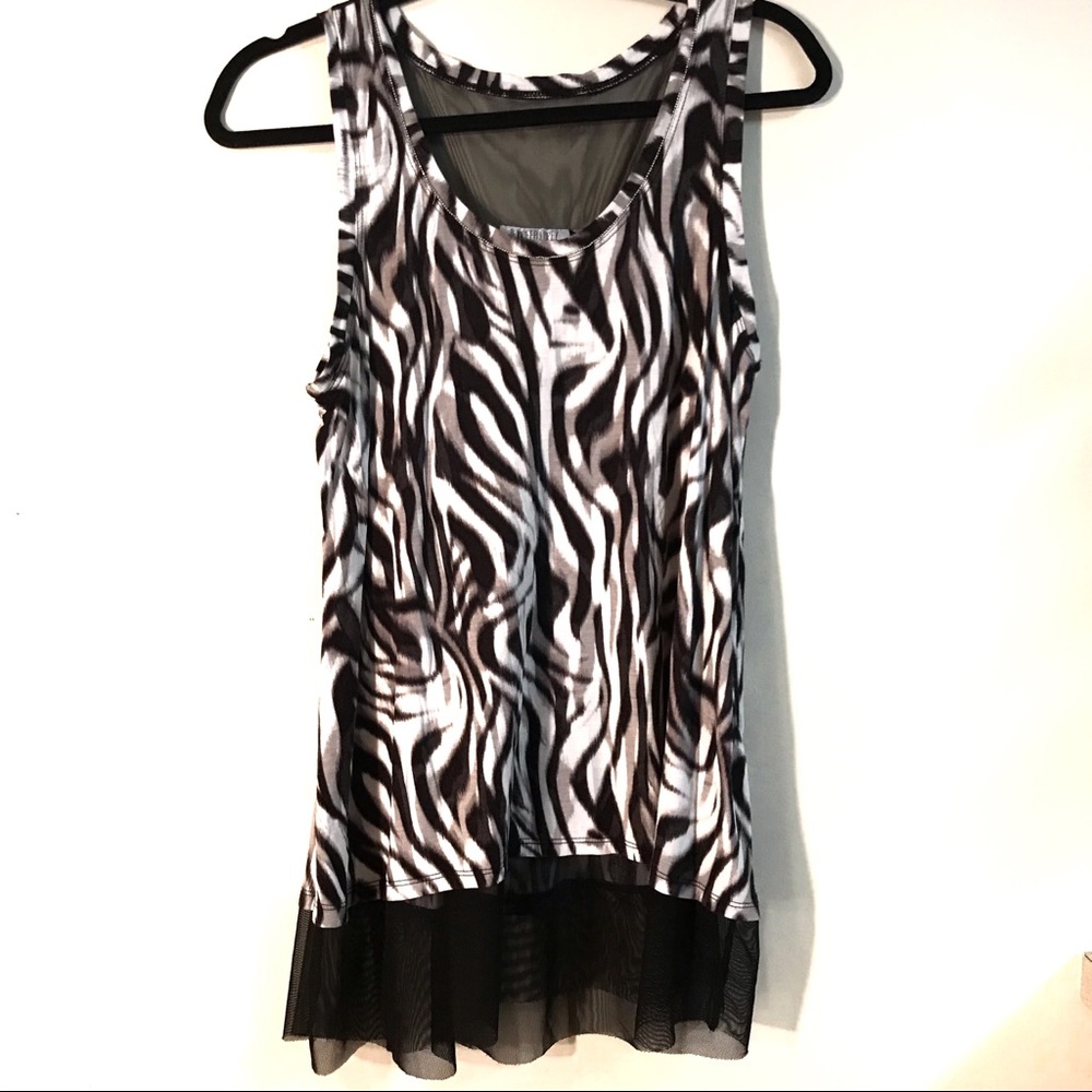 Jenifer Lopez tank top sleeve Black grey white